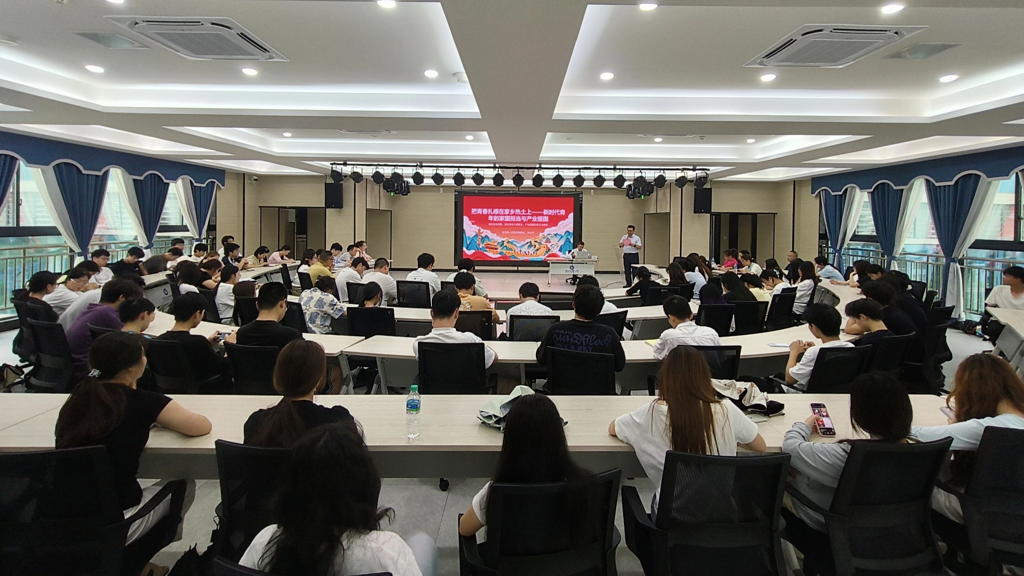 扎根橙乡沃土 技能筑梦家乡—— 安远县人民政府副县长林永祥走进我校讲授思...